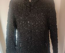 Punto Roma lovely black zipped jacket size UK18 EU46 Postage included