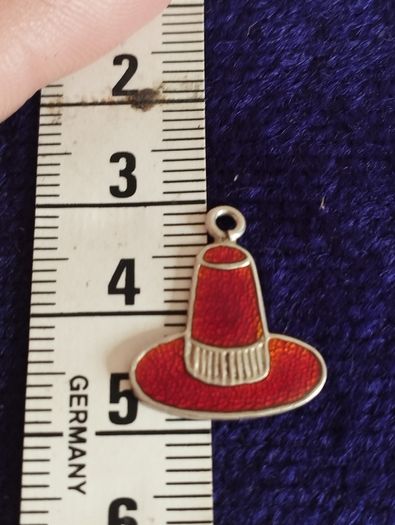 Vintage 925 Sterling Silver Enameled Welsh Hat Pendant or Charm.
