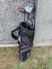 Junior golf clubs suit older 9 up etc brand new bag