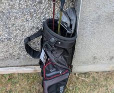 Junior golf clubs suit older 9 up etc brand new bag
