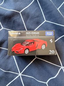 tomica premium Ferrari enzo