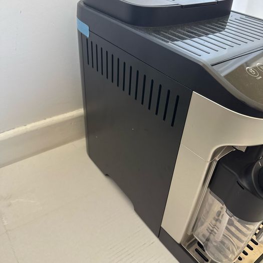 De'Longhi Bean to Cup Coffee Machine Magnifica Evo