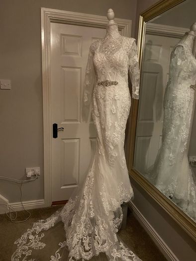 Wedding dress immaculate condition