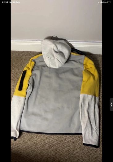 Nike Tech Fleece Zip Up Medium
