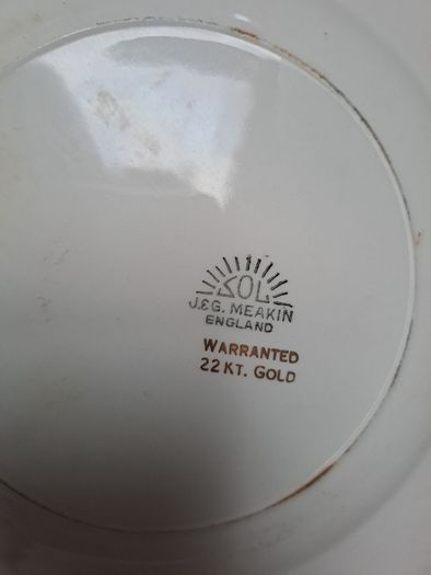 J & G Meakin plate with 22k gold