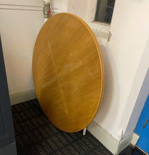 Round Pedestal Meeting Table