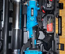 Cordless grease gun
