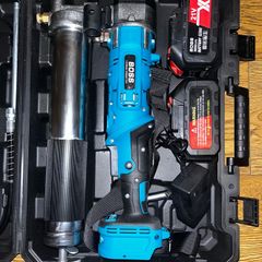 Cordless grease gun