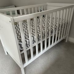 Ikea cot bed in very good condition