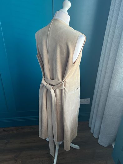 Gallery sleeveless jacket. Size 12