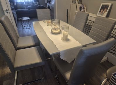 Modern high gloss dining table & chairs.