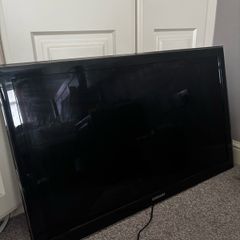 wall mounted Samsung 40" LED TV