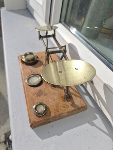 old brass post office weighing schales