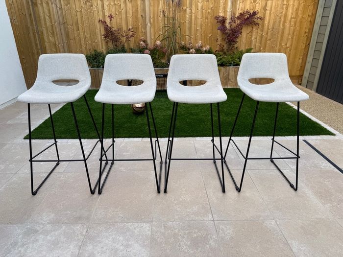 Set of 4 Kave Home Zahara Beige Bar Stools
