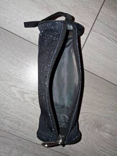 1 Euro Each To Clear!! - Variety Of Bags - Make Up, Toiletries, School, Etc