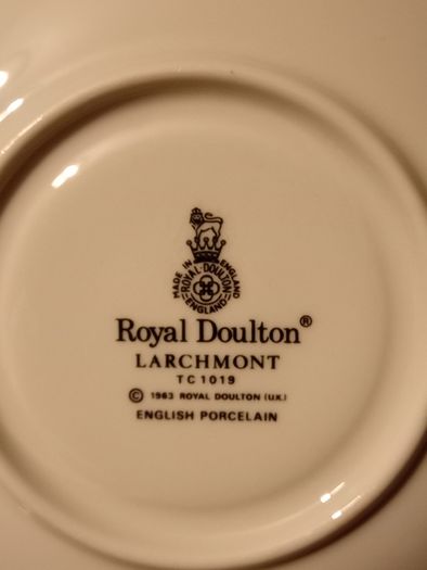 Royal Doulton Larchmont 7 x Two Handed Soup Bowl and Saucer
