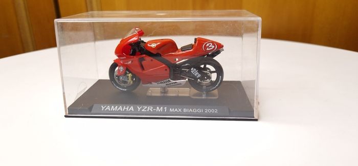 Yamaha YZR M1 Max Biaggi 2002 Moto Gp