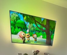 Philips 70PUS9005/12 70" Smart 4K Ultra HD HDR LED Ambilight TV with Google Assistant