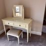 Bedroom set - king bed, 2 lockers, dressing table Image 9