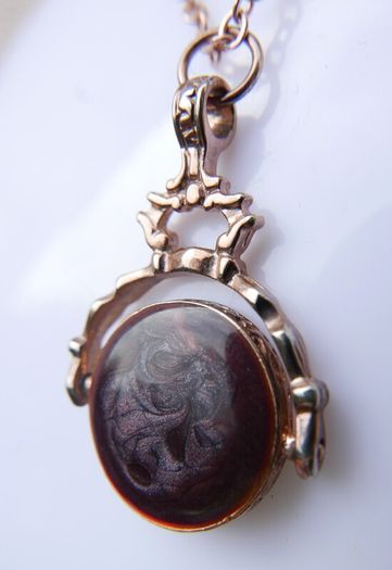 Vintage  Gold Plated Bloodstone & Carnelian Spinner Pendant and Chain