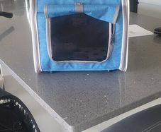 dog carrier, never used. can be attached to bicycle or used ss a back or front carrier. never used. 20 euro.