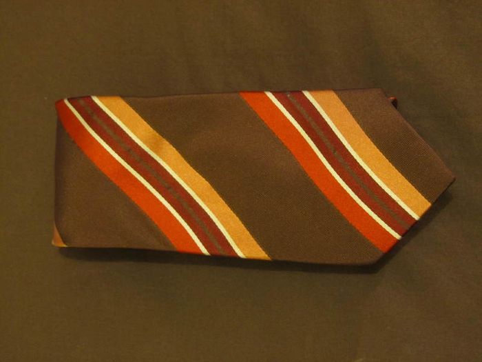 Tie 4