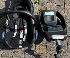maxi cosy baby seat and base
