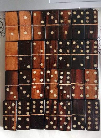 Handcrafted Domino game