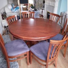 Table with 6 chairs