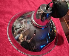 Unused metal pendant light