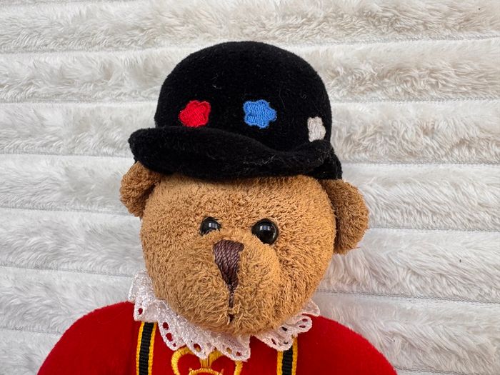 Keel Toys England Royal Palace Guard Bear Plush British Royal Guard approx. 22 cm. Used Please see photos