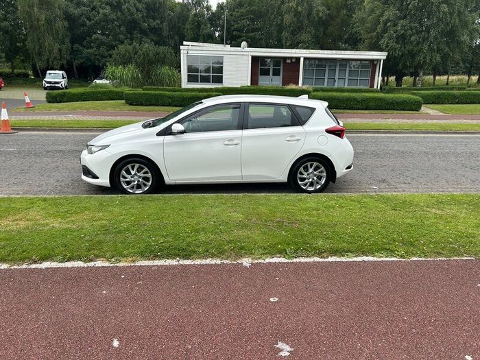 Toyota Auris 1.6 D4d Nct 3/27 Tax 6/26