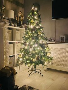 6ft Pre Lit Christmas Tree