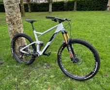 Cube Stereo Race 150