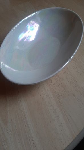 Holographic oval bowl