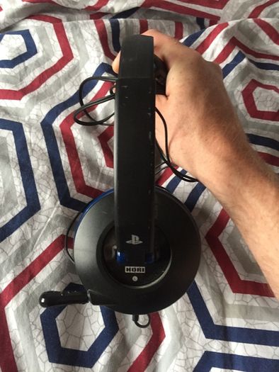Official PlayStation 4 Licensed Hori Wired Headset