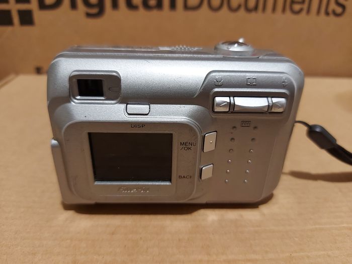 FujiFilm Finepix A210 Digital Camera 3.2MP 2AA Batteries SD Card