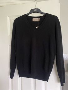 Brand New Paul Costelloe 100% Cashmere V neck jumper size 10