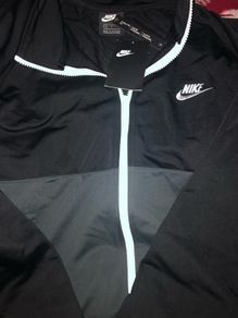 Nike top tracksuit size Large brand new with tag