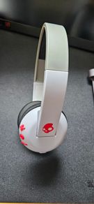 Skull Candy Uproar Bluetooth Wireless headphones White