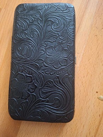 Wallet/Womens Hard Case Embossed Black Wallet .. Price Drop