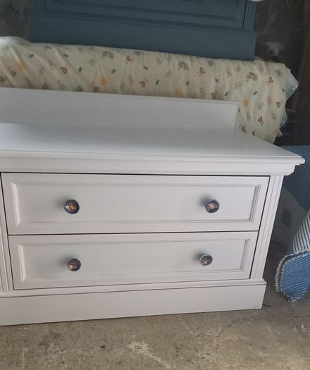 Chest of drawers