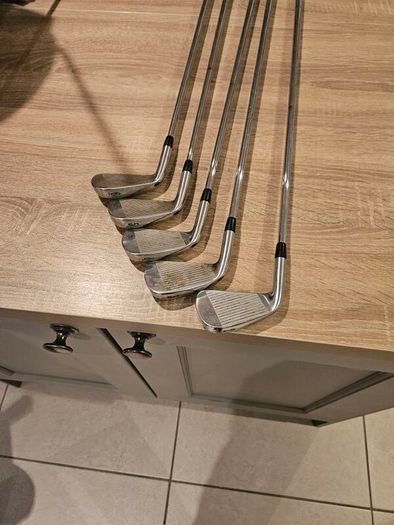 Set of golf clubs
