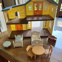 Sylvanian Family Hillcrest Home with furniture