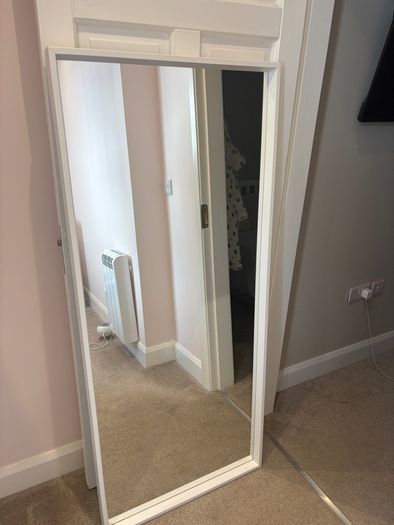 White Mirror
