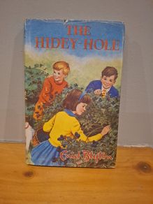 The Hidey Hole by Enid Blyton