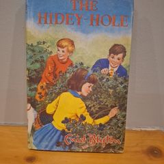 The Hidey Hole by Enid Blyton