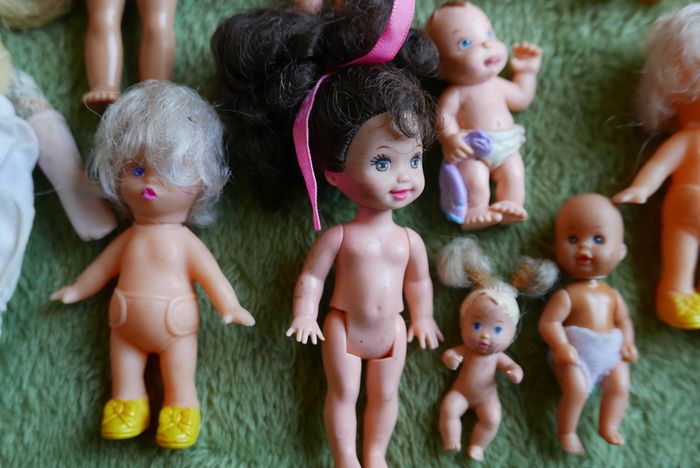 Vintage Barbie Collection, over 40 pieces (1966,1993,1994,1995,1999)
