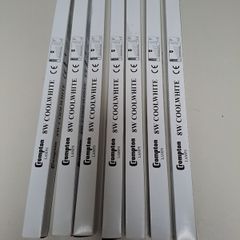 Crompton 8 W cool white tube Bulbs