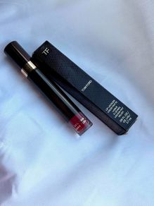 Tom Ford Lip Lacquer Liquid Matte Velvet 06 Fetishist - Gorgeous Deep raspberry plum berry red shade with a luxe soft velvet matte Finish 2.7 ml Full Size